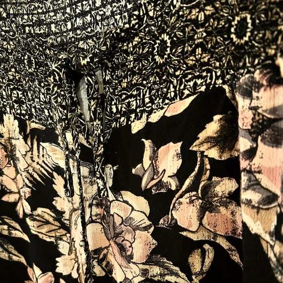 Cato Blouse. - Picture 3 of 7